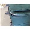 Image 3 : 2 Suitcases, 1 Carry On 