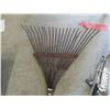 Image 4 : Tree Pruner, Fan Rake, Scoop Shovels