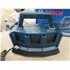 Image 2 : Bosch 6 Bay 18V Sequential Charger + 2 Single 18V-40 