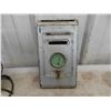 Image 2 : 2 CNR Lanterns, Planer, Exterior Light + Mailbox With