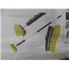 Image 2 : DocaPole 7-30 Foot Hard Bristle Brush Extension Pole |