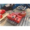 Image 1 : 3 Poly Marine Gas Tanks , 1 Gas Can 