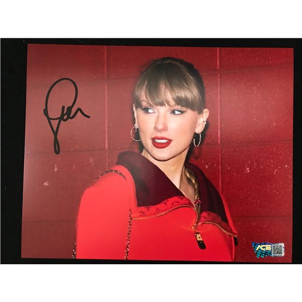 TAYLOR SWIFT SIGNED 8 X 10 (ACE COA)