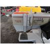 Image 2 : Singer 9410 Sewing Machine