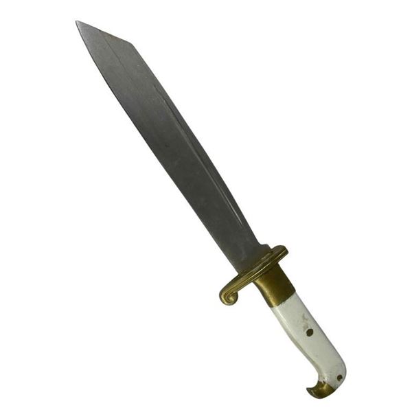 Legends of Tomorrow (2016-2022) - Vandal Savage (Casper Crump) Throwing Full Bird Dagger