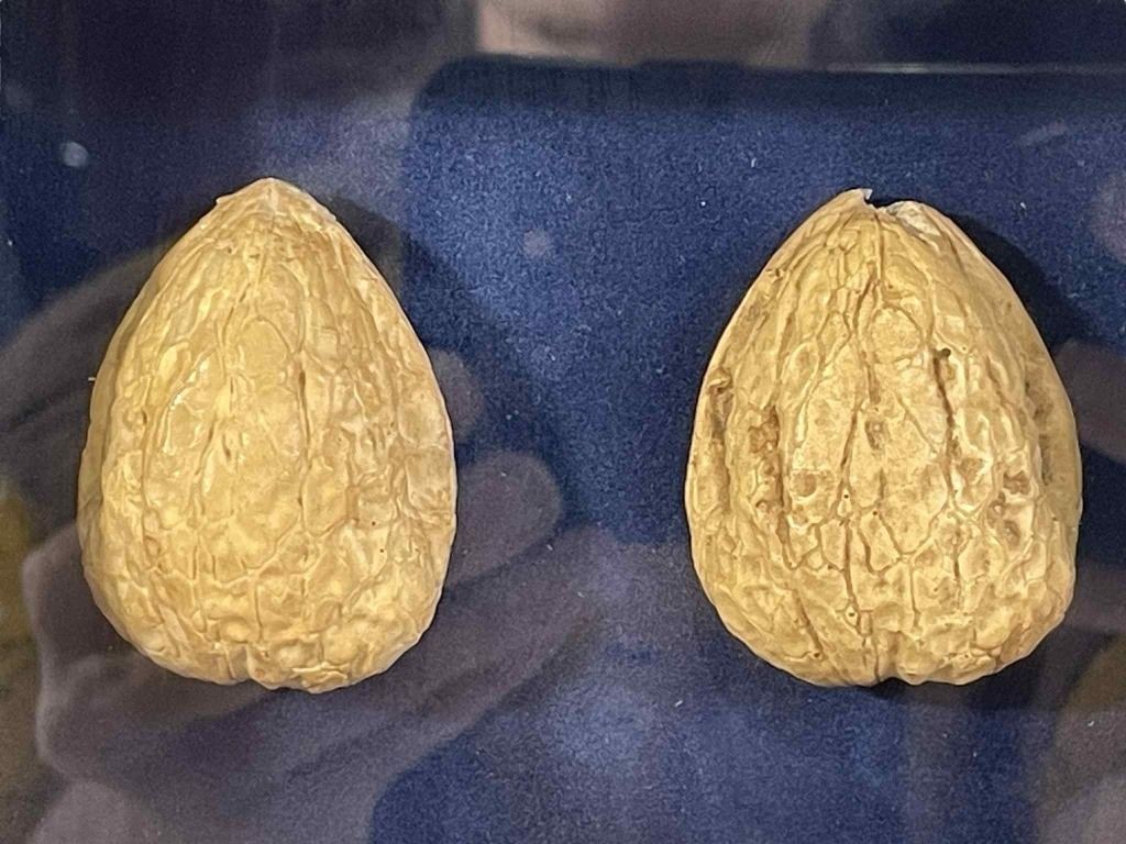 Charlie and the Chocolate Factory (2005) - Framed Sorting Room Walnuts