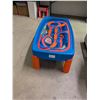 Image 2 : Step 2 Hot Wheels Car and Track Play Table