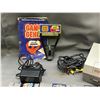 Image 3 : Nintendo NES Console Bundle Gun, Controllers, Games, Game Genie, 6 Games