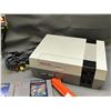 Image 4 : Nintendo NES Console Bundle Gun, Controllers, Games, Game Genie, 6 Games