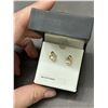 Image 2 : 10k Gold Pearl Earrings