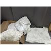 Image 1 : Lot of 5 White Tablecloths 2 are Crochet, 3 Linen