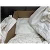 Image 2 : Lot of 5 White Tablecloths 2 are Crochet, 3 Linen