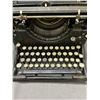 Image 2 : Underwood Vintage Typewriter *as is*