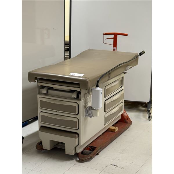 TABLE D'EXAMEN RITTER #204 A/PRISE  & LAMPE GREEN SERIE