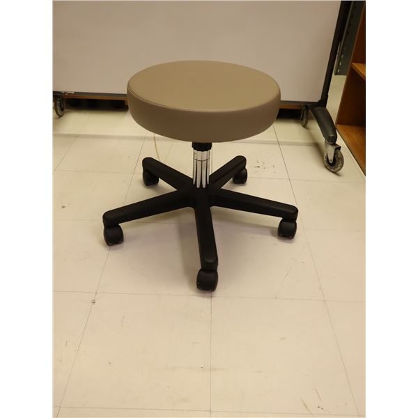 TABOURET MOBILE REMBOURRÉ MIDMARK 270-001-232