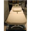 Image 2 : CHAISE D'ESTÉTHIQUE AVEC 2 TÊTES CHANGEABLE