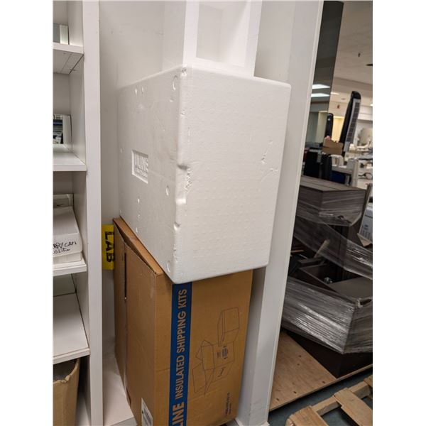 LOT: 3 INSULATED CONTAINERS ASST.