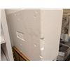 Image 3 : LOT: 3 INSULATED CONTAINERS ASST.