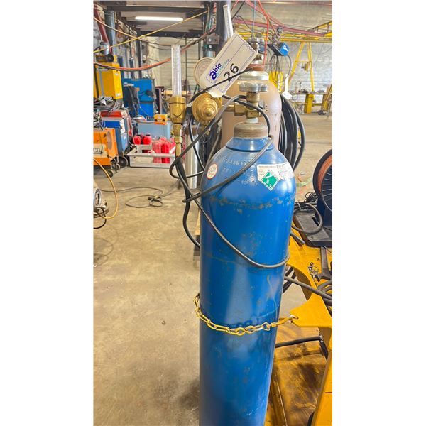 COMPRESSED CARBON DIOXIDE GAS CYLINDER WITH REGULATOR