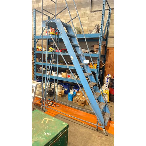 MOBILE 10 STEP WAREHOUSE STAIRS