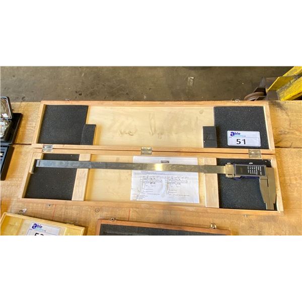 FOWLER HEAVY DUTY ELECTRONIC DIGITAL CALIPER IN WOODEN CASE
