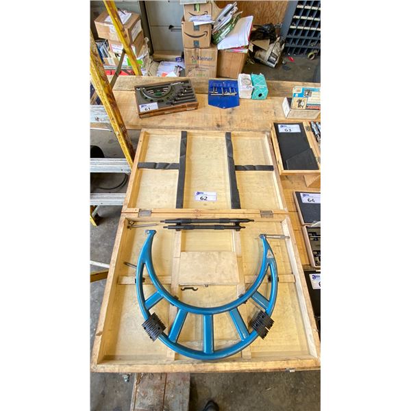MICROMETER 12"-16" WITH STANDARD INTERCHANGEABLE ANVILS IN CASE