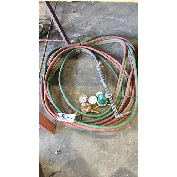 ACETYLENE, OXYGEN HOSE WITH REGULATORS & CUTTING HEAD