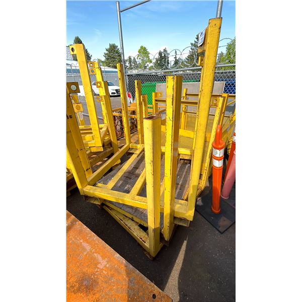 STACK OF 3 METAL INDUSTRIAL MATERIAL PLATFORM LIFTS