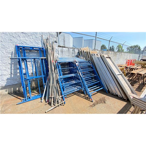 LARGE GROUP OF PAINTERS SCAFFOLDING APPROX 24 UPRIGHTS & 13 PLATFORMS