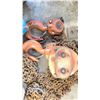 Image 3 : TRALIFT 3 TON INDUSTRIAL CHAIN HOIST & UNKNOWN CHAIN HOIST