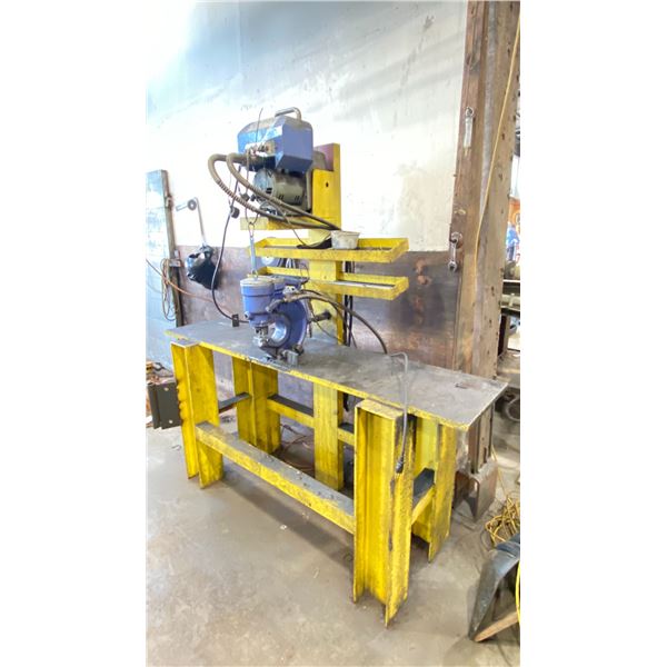NITTO KOHKI HPD-05 HYDRAULIC PUMP & NITTO KOHKI HYDRAULIC PUNCH WITH METAL WORK STAND