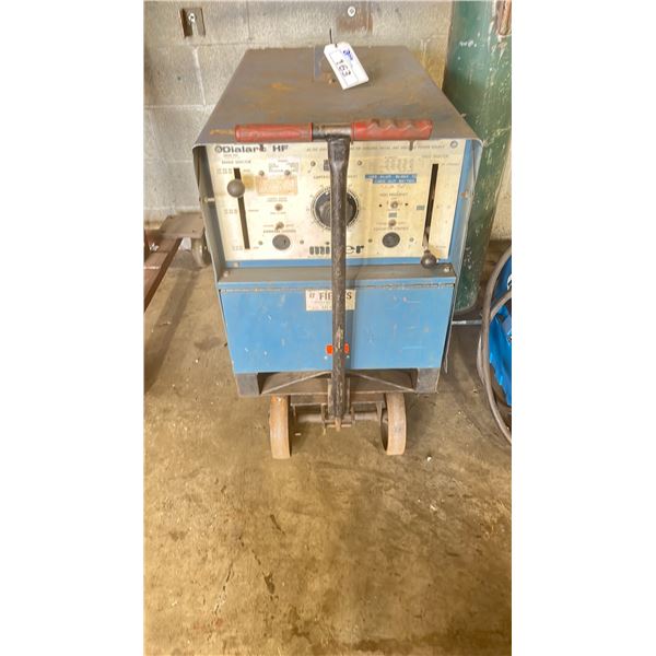 MILLER DIALARC HF AC/DC GAS TUNGSTEN-ARC OR SHIELDED METAL ARC WELDING POWER SOURCE