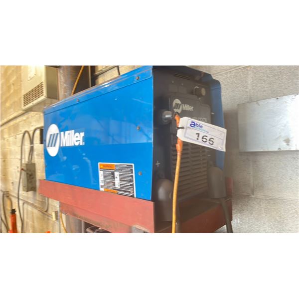 MILLER XMT 450 CC/CV MIG WELDER