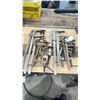 Image 2 : GROUP OF ASSORTED CLAMPS