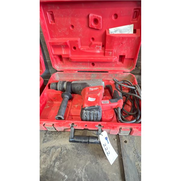 MILWAUKEE SDS-MAX 1-9/16" ROTARY HAMMER IN HARD TRANSPORT CASE