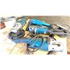 Image 3 : GROUP OF 4 MAKITA GRINDERS