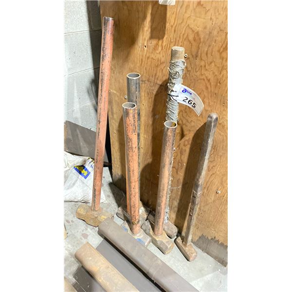 ASSORTED SLEDGE HAMMERS/SMALL RAIL TRACK SECTIONS AND MISCELLANEOUS ITEMS