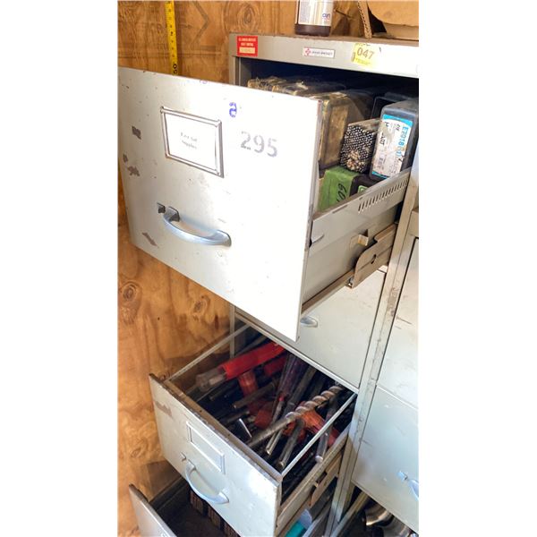 5 DRAWER METAL CABINET FILLED WITH ASSORTED WELDING RODS AND LARGE DRILL BITS