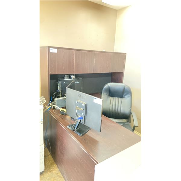 STAPLES MOCHA BROWN OFFICE DESK WITH HUTCH