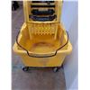 Image 3 : * Rubbermaid Mop Bucket - CANNOT SHIP