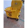Image 4 : * Rubbermaid Mop Bucket - CANNOT SHIP