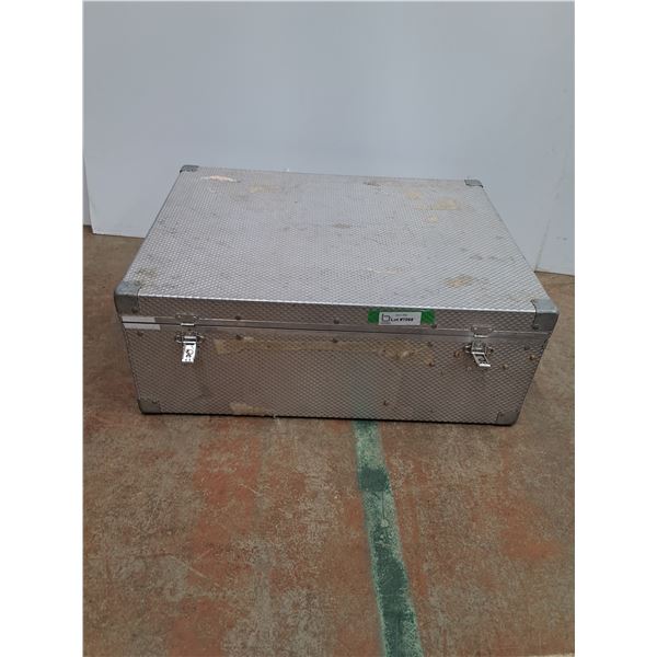 ** Metal Insulated Case - As Is - 27" x 21" x 10" - CANNOT SHIP