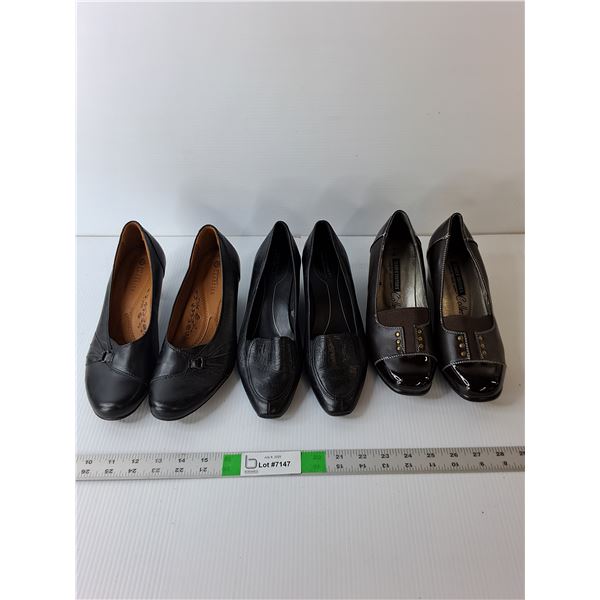 (3) Pairs of Women's Shoes- Tender Tootsies,  Rockport & Earth Classics- 7/7.5