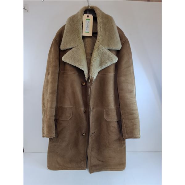 * Men's Suede 3/4 Length Winter Coat - Size Large/XL Approx