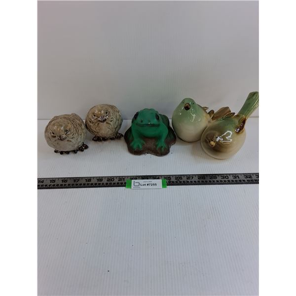 (5) Garden Ornaments- 4 Ceramic Birds, Concrete Frog
