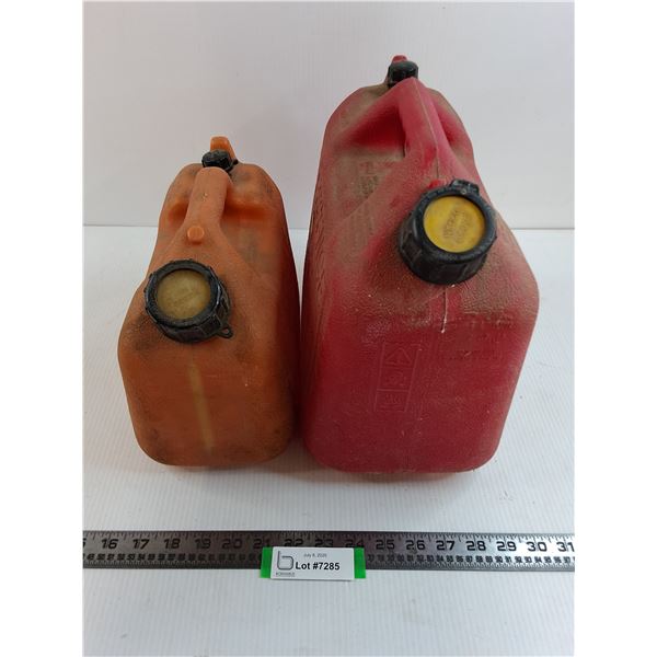 (2) Jerry Cans (9.4L & 4.7L) - Pickup Only