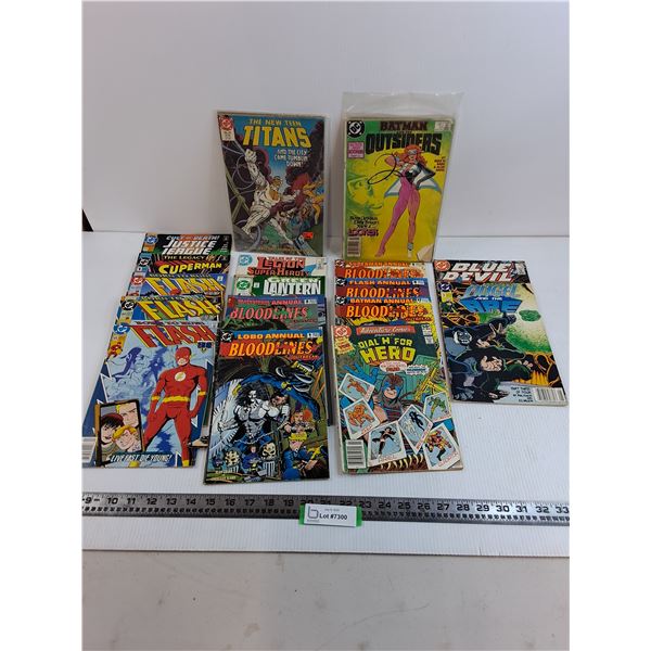(19) Comic Books (Flash, Bloodlines, Superman)