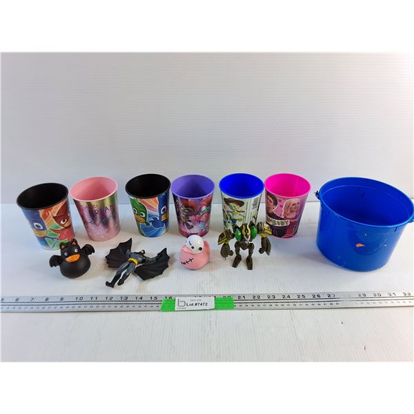 Party Cups, Duck and Super Heroes Figures and Plastic Bucket