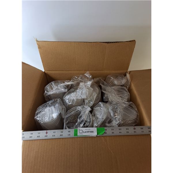 Box of Dixie 32 oz. Plastic Cups, Sealed