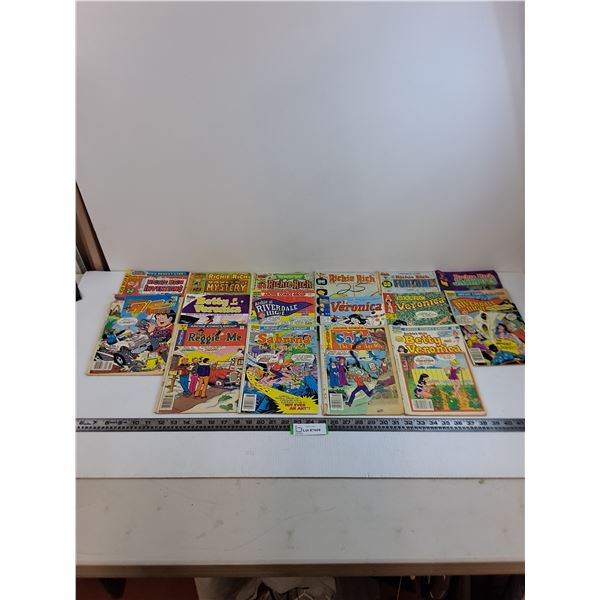 (16) Comic Books (Veronica, Richie Rich, Sabrina)